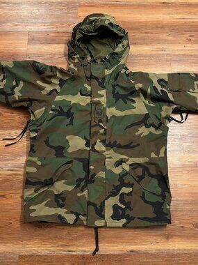 US Army Military Jacket Mens L Reg Cold Weather Parka Goretex Camouflage Shell